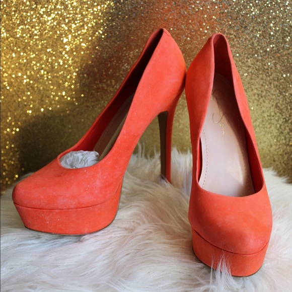 Jessica Simpson - Picture 2 of 3